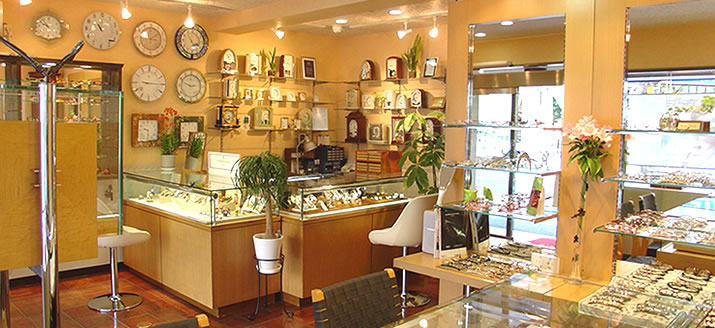 深澤時計店の店内風景です。